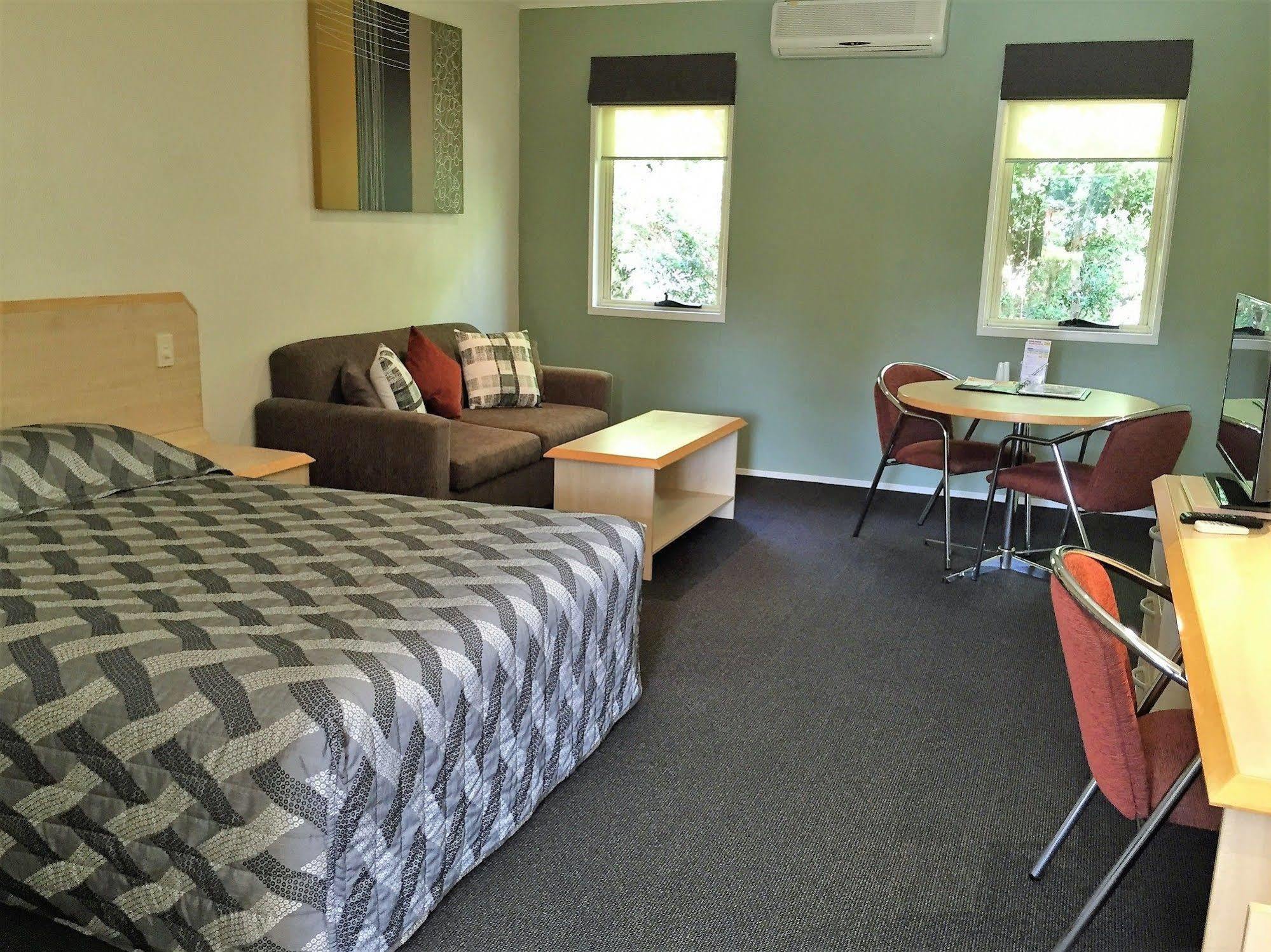 Red Bridge Motor Inn Woombye Esterno foto
